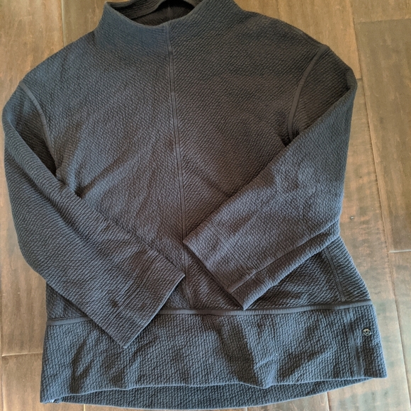Lululemon On Repeat Mock Neck - Picture 7 of 9